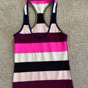 Women’s Lululemon workout top